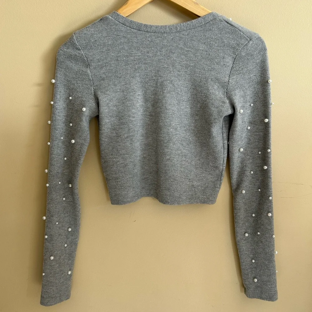 Zara Gray V-Neck Cropped Cardigan Sweater with Pearl Details - Picture 3 of 7